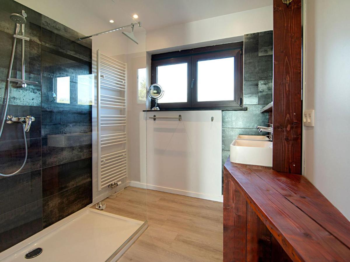 Beautiful And Spacious Holiday Home With P Tanque Court And Countryside Views Somme-Leuze Номер фото