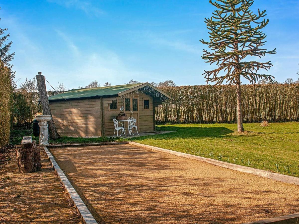 Beautiful And Spacious Holiday Home With P Tanque Court And Countryside Views Somme-Leuze Номер фото