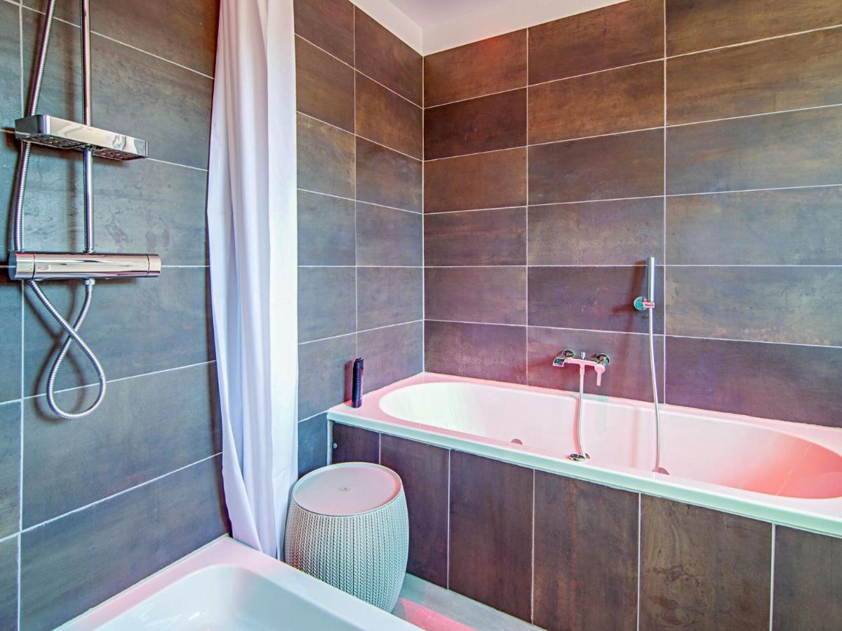 Beautiful And Spacious Holiday Home With P Tanque Court And Countryside Views Somme-Leuze Екстер'єр фото